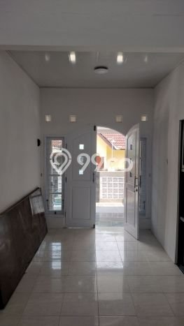 Dijual Cepat Rumah LT 98m² / LB 140m² di Kawasan Bisnis Banyumanik, Semarang Dijual Cepat Rumah LT 98m² / LB 140m² di Kawasan Bisnis Banyumanik, Semarang