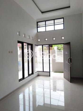 For Sale Rumah 3 Kamar Lokasi Strategis Nyaman dan Strategis di Banyumanik For Sale Rumah 3 Kamar Lokasi Strategis Nyaman dan Strategis di Banyumanik