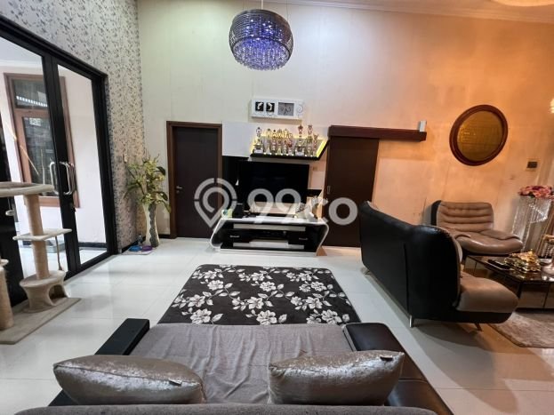 Rumah Impian dengan Luas Tanah 180m2m² di Lingkungan Asri Banyumanik, Semarang Rumah Impian dengan Luas Tanah 180m2m² di Lingkungan Asri Banyumanik, Semarang