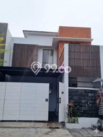 Disewakan! Rumah 4 Kamar Tidur &
3 Kamar Mandi di Renon, Denpasar Disewakan! Rumah 4 Kamar Tidur &
3 Kamar Mandi di Renon, Denpasar
