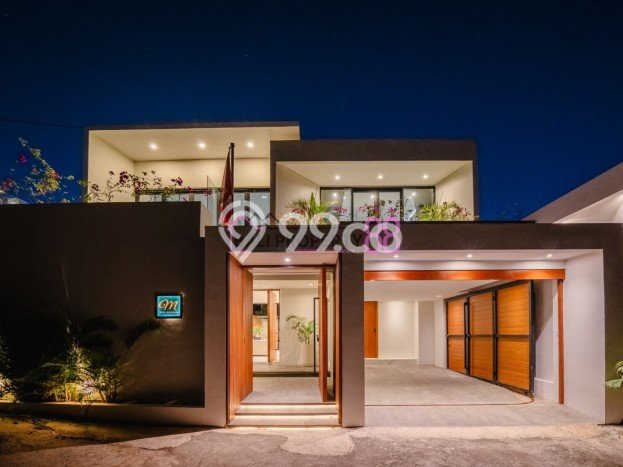 Hunian Elit LB 292m2 Siap Pakai Desain Elegan di Jimbaran, Badung Hunian Elit LB 292m2 Siap Pakai Desain Elegan di Jimbaran, Badung