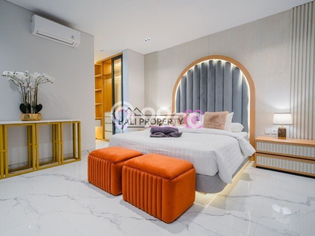 Hunian Elit LB 292m2 Siap Pakai Desain Elegan di Jimbaran, Badung Hunian Elit LB 292m2 Siap Pakai Desain Elegan di Jimbaran, Badung