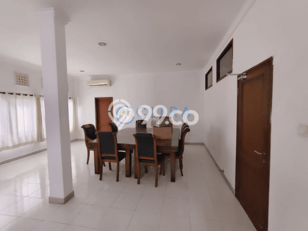 Rumah Disewakan Badung LT 800m2 LB 500m2 Area Kerobokan Rumah Disewakan Badung LT 800m2 LB 500m2 Area Kerobokan