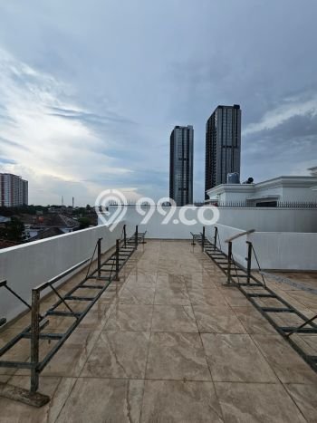 Siap Huni Hunian Elit 4 Kamar di Cilandak Dekat ke Mana Pun Siap Huni Hunian Elit 4 Kamar di Cilandak Dekat ke Mana Pun