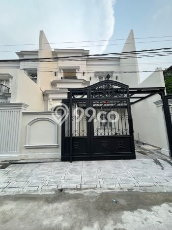Dijual Rumah Mewah Elegan Dengan View Eksklusif di Joglo, Jakarta Barat Dijual Rumah Mewah Elegan Dengan View Eksklusif di Joglo, Jakarta Barat