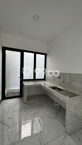 Kesempatan Memiliki Rumah LT 85m² / LB 97m² di Lokasi Strategis Green Lake City, Jakarta Barat Kesempatan Memiliki Rumah LT 85m² / LB 97m² di Lokasi Strategis Green Lake City, Jakarta Barat