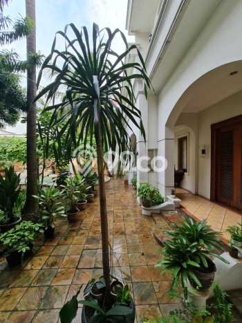 For Sale! Luxury House LT 1300m2 Desain Elegan di Pondok Indah For Sale! Luxury House LT 1300m2 Desain Elegan di Pondok Indah
