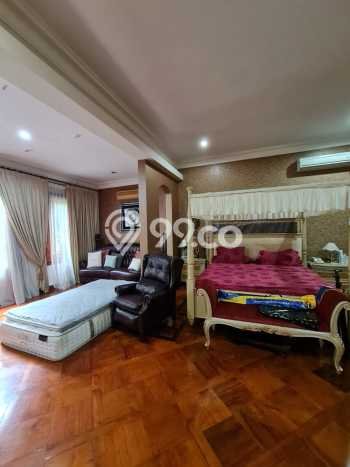 For Sale! Luxury House LT 1300m2 Desain Elegan di Pondok Indah For Sale! Luxury House LT 1300m2 Desain Elegan di Pondok Indah
