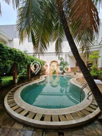 For Sale! Luxury House LT 1300m2 Desain Elegan di Pondok Indah For Sale! Luxury House LT 1300m2 Desain Elegan di Pondok Indah