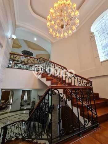 For Sale! Luxury House LT 1300m2 Desain Elegan di Pondok Indah For Sale! Luxury House LT 1300m2 Desain Elegan di Pondok Indah