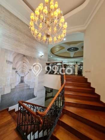 For Sale! Luxury House LT 1300m2 Desain Elegan di Pondok Indah For Sale! Luxury House LT 1300m2 Desain Elegan di Pondok Indah