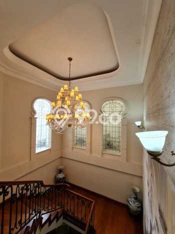 For Sale! Luxury House LT 1300m2 Desain Elegan di Pondok Indah For Sale! Luxury House LT 1300m2 Desain Elegan di Pondok Indah