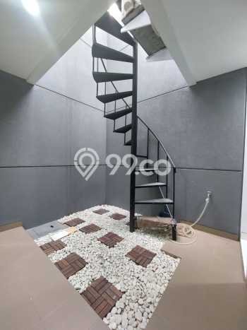Rumah Modern 3 KT di Bintaro Tangerang Selatan Semi Furnished Rumah Modern 3 KT di Bintaro Tangerang Selatan Semi Furnished