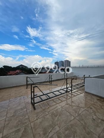 Siap Huni Hunian Elit 4 Kamar di Cilandak Dekat ke Mana Pun Siap Huni Hunian Elit 4 Kamar di Cilandak Dekat ke Mana Pun