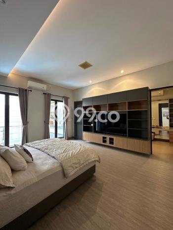 Ready to Use! Luxury House LT 364m2 Desain Modern di Mega Kuningan Ready to Use! Luxury House LT 364m2 Desain Modern di Mega Kuningan
