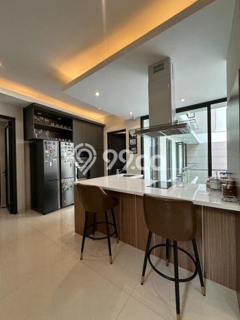 Ready to Use! Luxury House LT 364m2 Desain Modern di Mega Kuningan Ready to Use! Luxury House LT 364m2 Desain Modern di Mega Kuningan