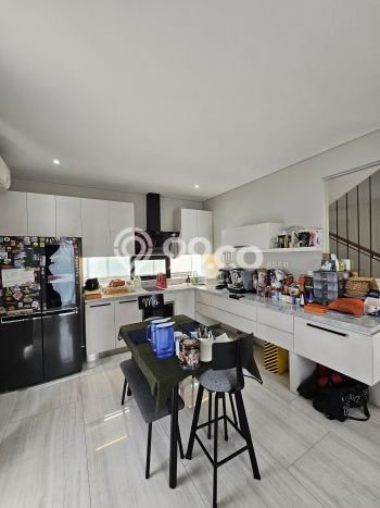 Dijual Rumah Luas Elegan Dengan View Eksklusif di Veteran, Jakarta Selatan Dijual Rumah Luas Elegan Dengan View Eksklusif di Veteran, Jakarta Selatan