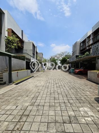 Dijual Rumah Luas Elegan Dengan View Eksklusif di Veteran, Jakarta Selatan Dijual Rumah Luas Elegan Dengan View Eksklusif di Veteran, Jakarta Selatan