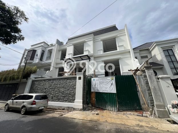 Rumah Mewah LB 850m2 Siap Huni Desain Elegan di Panglima Polim, Jakarta Selatan Rumah Mewah LB 850m2 Siap Huni Desain Elegan di Panglima Polim, Jakarta Selatan
