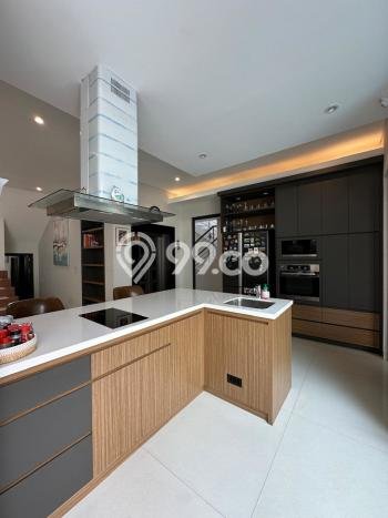 Ready to Use! Luxury House LT 364m2 Desain Modern di Mega Kuningan Ready to Use! Luxury House LT 364m2 Desain Modern di Mega Kuningan