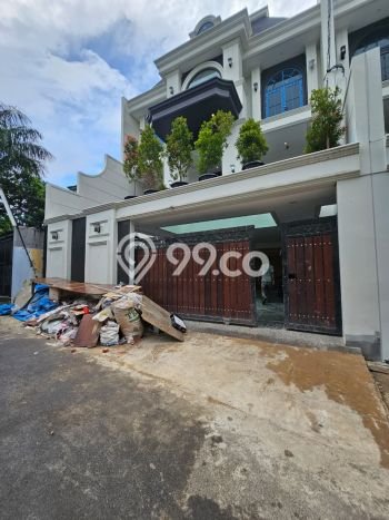 Siap Huni Hunian Elit 4 Kamar di Cilandak Dekat ke Mana Pun Siap Huni Hunian Elit 4 Kamar di Cilandak Dekat ke Mana Pun