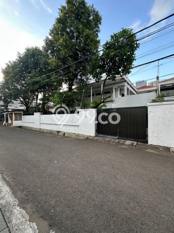 Rumah Eksklusif Siap Huni LT 703m2 di Kebayoran Baru, Jakarta Selatan Rumah Eksklusif Siap Huni LT 703m2 di Kebayoran Baru, Jakarta Selatan