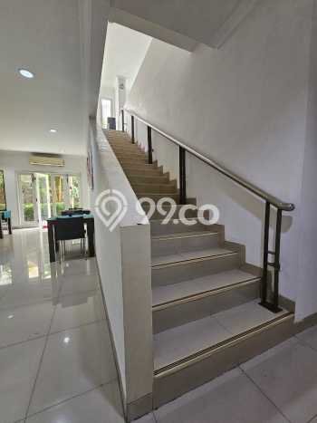 Dijual Kost di Kawasan Kebayoran Baru, Jakarta Selatan, Spesifikasi 17 KT, 0 KM, 1200m2 Dijual Kost di Kawasan Kebayoran Baru, Jakarta Selatan, Spesifikasi 17 KT, 0 KM, 1200m2