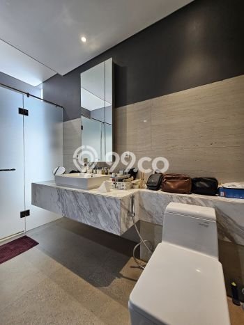 Dijual Rumah Luas Elegan Dengan View Eksklusif di Veteran, Jakarta Selatan Dijual Rumah Luas Elegan Dengan View Eksklusif di Veteran, Jakarta Selatan