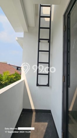 Dijual Hunian Rumah Terawat 3 Kamar di Cibubur, Depok Dijual Hunian Rumah Terawat 3 Kamar di Cibubur, Depok
