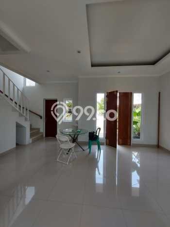 For Sale Hunian Rumah Nyaman 3 KT di Cibubur, Jakarta Timur For Sale Hunian Rumah Nyaman 3 KT di Cibubur, Jakarta Timur