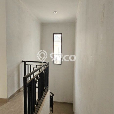 Dijual Hunian Rumah Terawat 3 KT di Cibubur, Jakarta Timur Dijual Hunian Rumah Terawat 3 KT di Cibubur, Jakarta Timur