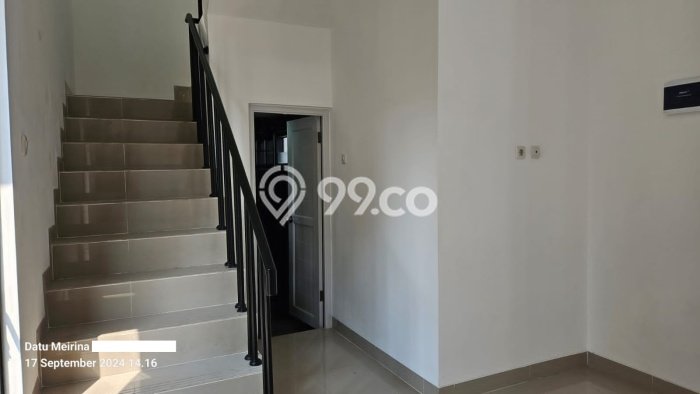 Dijual Hunian Rumah Terawat 3 Kamar di Cibubur, Depok Dijual Hunian Rumah Terawat 3 Kamar di Cibubur, Depok