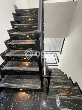 Rumah Strategis Modern Lb 100m2 di Cilodong, Depok Rumah Strategis Modern Lb 100m2 di Cilodong, Depok