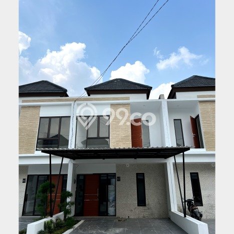 Dijual Hunian Rumah Terawat 4 Kamar di Cibubur, Depok Dijual Hunian Rumah Terawat 4 Kamar di Cibubur, Depok