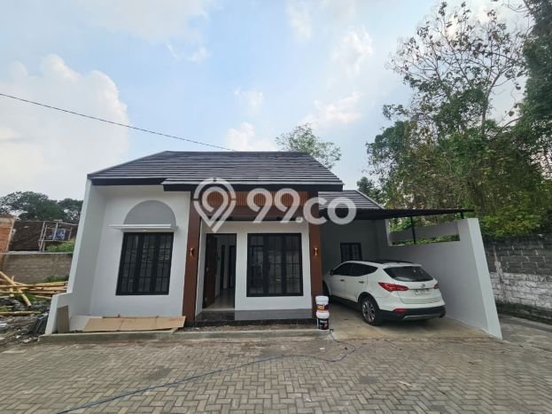 For Sale Rumah 2 Kamar Lokasi Ideal Nyaman dan Strategis di Sleman For Sale Rumah 2 Kamar Lokasi Ideal Nyaman dan Strategis di Sleman