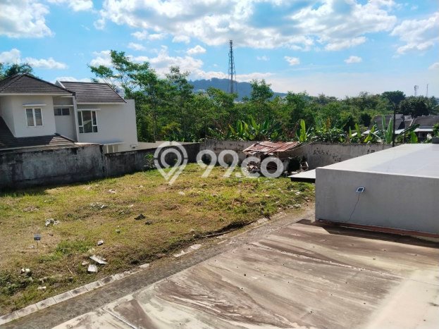 Dijual Cepat Rumah Favorit Siap Huni LB 190m2 di Mertoyudan, Magelang Dijual Cepat Rumah Favorit Siap Huni LB 190m2 di Mertoyudan, Magelang