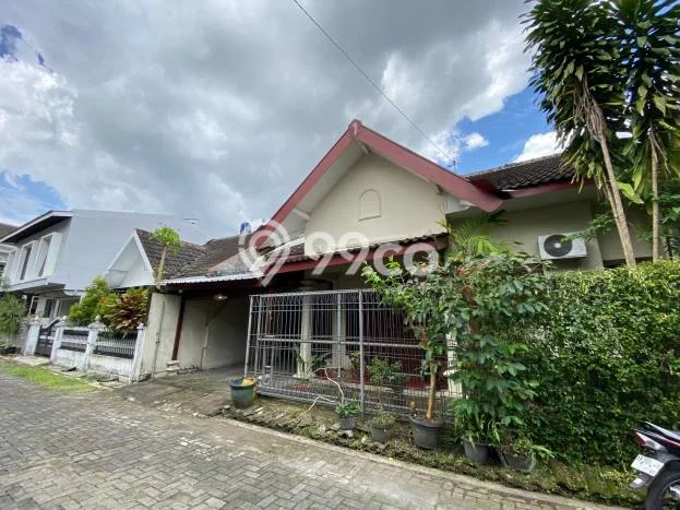 Rumah Modern Minimalis 4 Kamar Siap Huni di Ngaglik Rumah Modern Minimalis 4 Kamar Siap Huni di Ngaglik