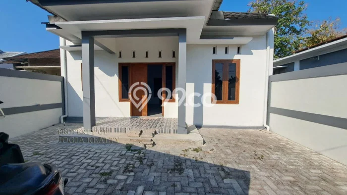 Rumah Sederhana Dijual di Sewon 2 Kamar dengan LT 100m2 Rumah Sederhana Dijual di Sewon 2 Kamar dengan LT 100m2