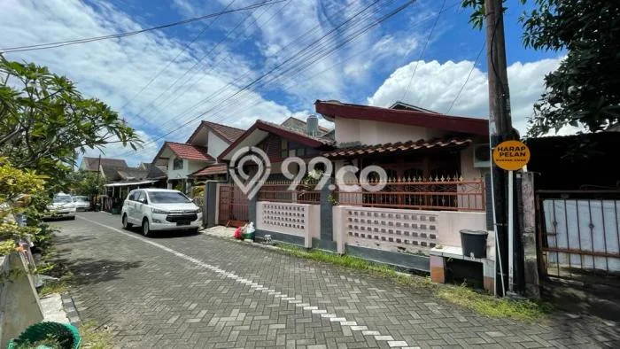 Hunian Cantik Modern Lb 158m2 di Mlati, Sleman Hunian Cantik Modern Lb 158m2 di Mlati, Sleman