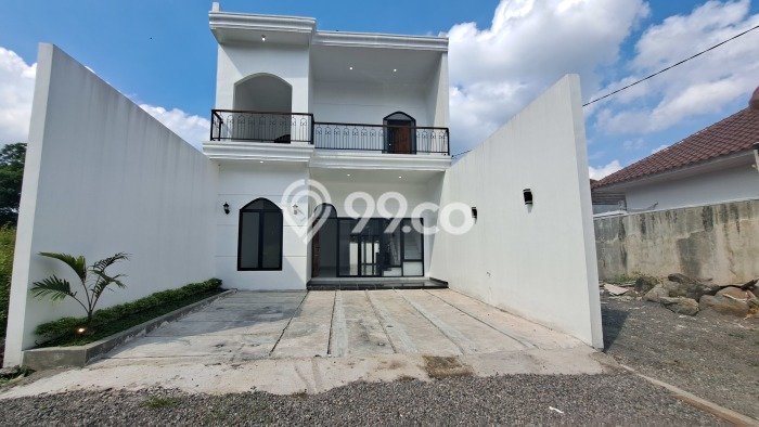 For Sale Rumah 4 Kamar Lokasi Ideal Bagus dan Strategis di Ngemplak For Sale Rumah 4 Kamar Lokasi Ideal Bagus dan Strategis di Ngemplak
