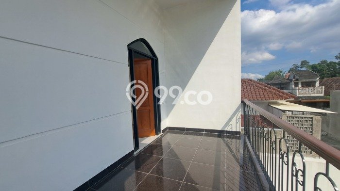 For Sale Rumah 4 Kamar Lokasi Ideal Bagus dan Strategis di Ngemplak For Sale Rumah 4 Kamar Lokasi Ideal Bagus dan Strategis di Ngemplak