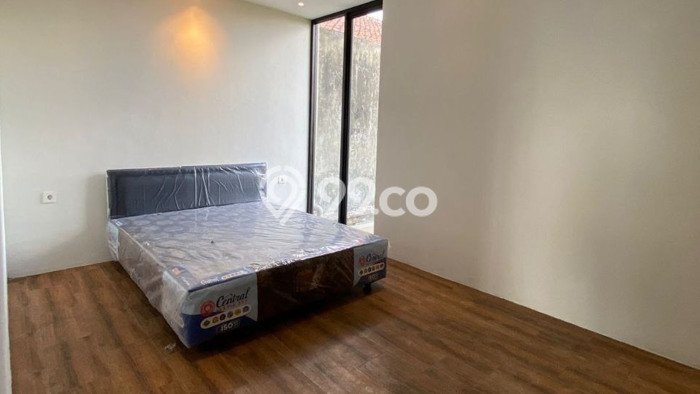 Rumah Modern 3 Kamar LT 142m2 di Condong Catur Rumah Modern 3 Kamar LT 142m2 di Condong Catur