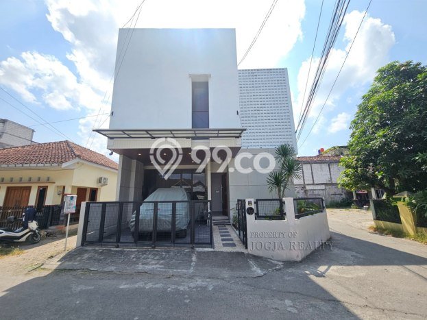 HARGA SPECIAL! Rumah Asri di Kotagede, Yogyakarta, LT 112m2m² Bangunan 152m2m² Bisa Nego! HARGA SPECIAL! Rumah Asri di Kotagede, Yogyakarta, LT 112m2m² Bangunan 152m2m² Bisa Nego!