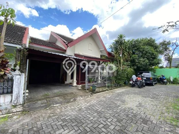 Rumah Modern Minimalis 4 Kamar Siap Huni di Ngaglik Rumah Modern Minimalis 4 Kamar Siap Huni di Ngaglik