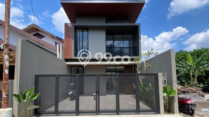 Rumah Modern 3 Kamar LT 142m2 di Condong Catur Rumah Modern 3 Kamar LT 142m2 di Condong Catur