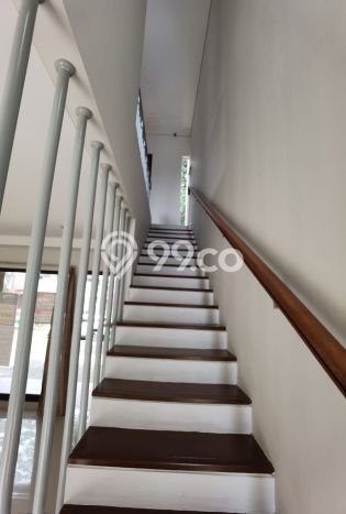Hunian Mewah LB 130m2 Siap Pakai Desain Elegan di BSD City, Tangerang Hunian Mewah LB 130m2 Siap Pakai Desain Elegan di BSD City, Tangerang