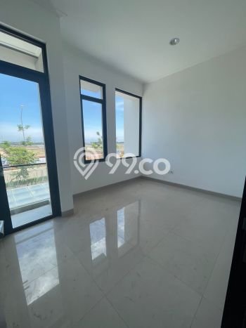 For Sale! Luxury House LT 120m2 Desain Elegan di Pantai Indah Kapuk For Sale! Luxury House LT 120m2 Desain Elegan di Pantai Indah Kapuk