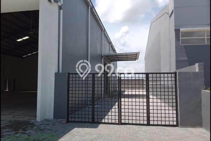 Gudang Dijual di Surabaya LT 1295m2 & LB 763m2 Lokasi Terbaik! Gudang Dijual di Surabaya LT 1295m2 & LB 763m2 Lokasi Terbaik!