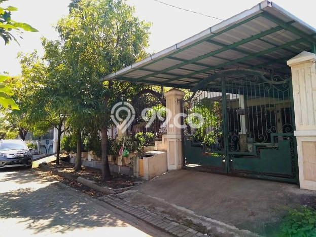 Hunian Mewah LB 250m2 Siap Pakai Desain Elegan di Kutisari, Surabaya Hunian Mewah LB 250m2 Siap Pakai Desain Elegan di Kutisari, Surabaya