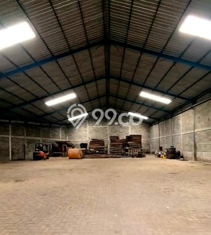 Disewakan Gudang di Kawasan Ramai Perak Luas 918m2 Disewakan Gudang di Kawasan Ramai Perak Luas 918m2